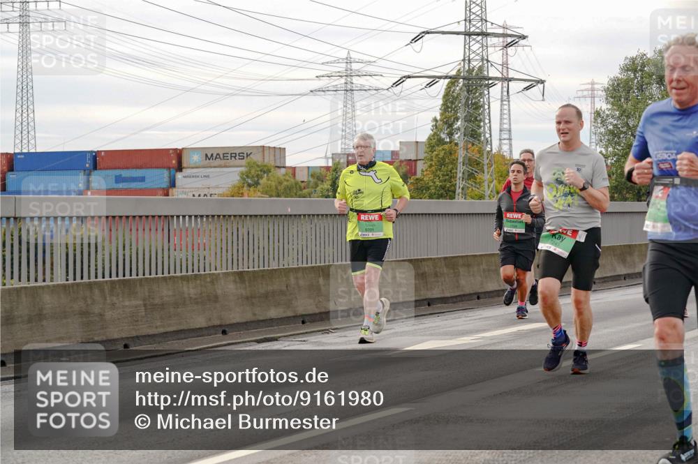 03.10.2025 - Köhlbrandbrückenlauf Michael Burmester http://msf.ph/oto/9161980 03.10.2025 16:02:54 Position 3 9701, 7728, 7243 meine-sportfotos.de
