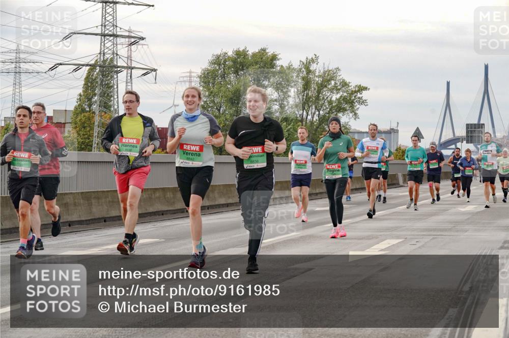 03.10.2025 - Köhlbrandbrückenlauf Michael Burmester http://msf.ph/oto/9161985 03.10.2025 16:02:56 Position 3 7728, 8532, 8842, 8838 meine-sportfotos.de