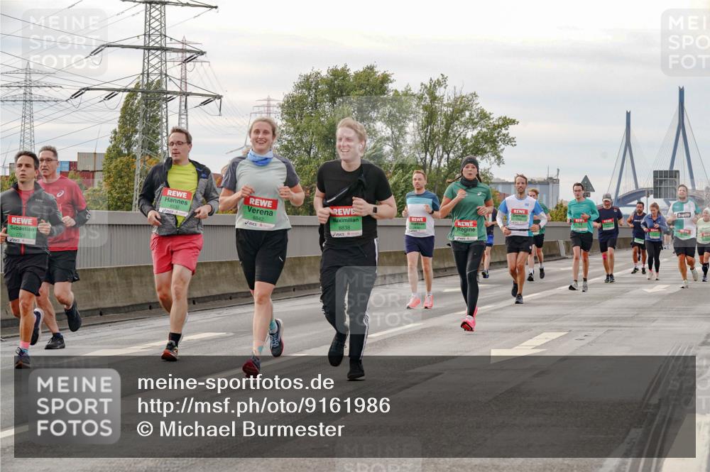 03.10.2025 - Köhlbrandbrückenlauf Michael Burmester http://msf.ph/oto/9161986 03.10.2025 16:02:56 Position 3 7728, 8842, 8838 meine-sportfotos.de