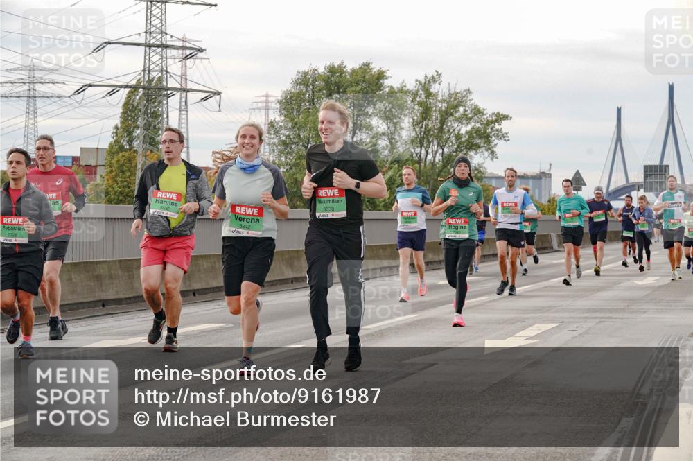03.10.2025 - Köhlbrandbrückenlauf Michael Burmester http://msf.ph/oto/9161987 03.10.2025 16:02:56 Position 3 7728, 8532, 8842, 8838 meine-sportfotos.de
