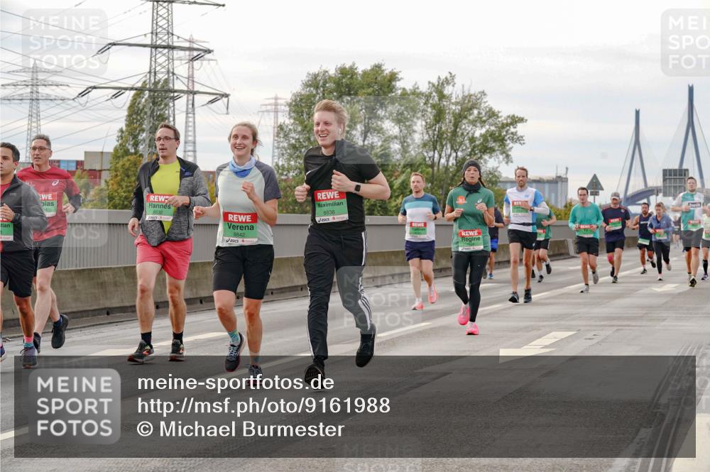 03.10.2025 - Köhlbrandbrückenlauf Michael Burmester http://msf.ph/oto/9161988 03.10.2025 16:02:56 Position 3 9028, 04, 8532, 8842, 8838 meine-sportfotos.de