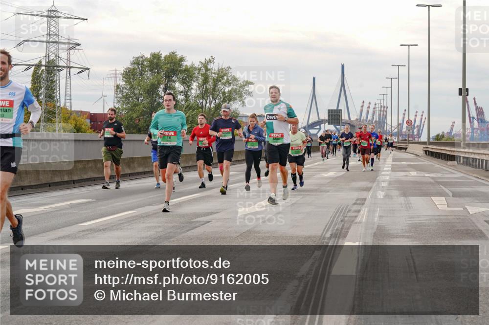 03.10.2025 - Köhlbrandbrückenlauf Michael Burmester http://msf.ph/oto/9162005 03.10.2025 16:03:02 Position 3 2, 33 meine-sportfotos.de