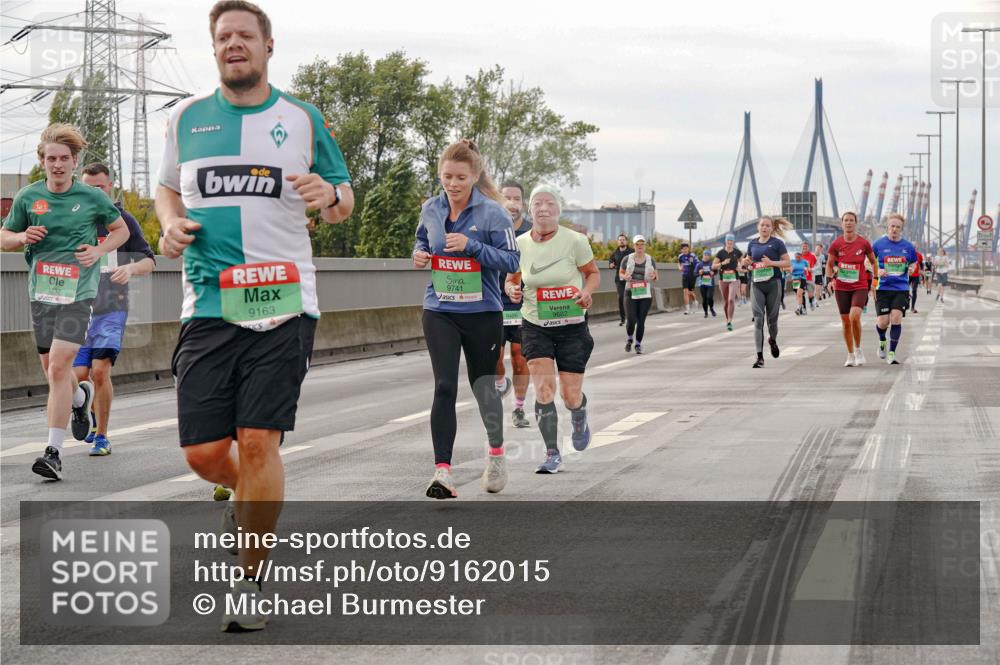 03.10.2025 - Köhlbrandbrückenlauf Michael Burmester http://msf.ph/oto/9162015 03.10.2025 16:03:05 Position 3 9337, 9163, 9741, 9426, 9682 meine-sportfotos.de