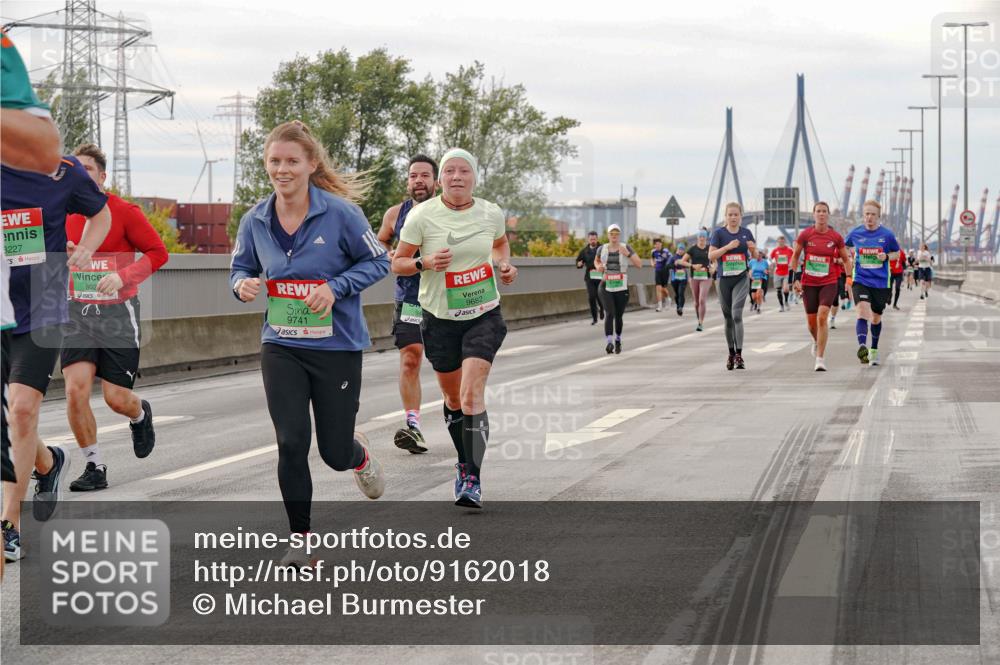 03.10.2025 - Köhlbrandbrückenlauf Michael Burmester http://msf.ph/oto/9162018 03.10.2025 16:03:06 Position 3 3227, 802, 9741, 9682 meine-sportfotos.de