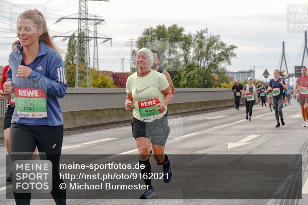 03.10.2025 - Köhlbrandbrückenlauf Michael Burmester http://msf.ph/oto/9162021 03.10.2025 16:03:08 Position 3 9741, 9682 meine-sportfotos.de