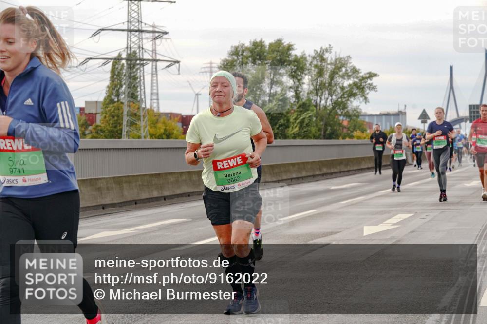 03.10.2025 - Köhlbrandbrückenlauf Michael Burmester http://msf.ph/oto/9162022 03.10.2025 16:03:08 Position 3 9741, 9682 meine-sportfotos.de