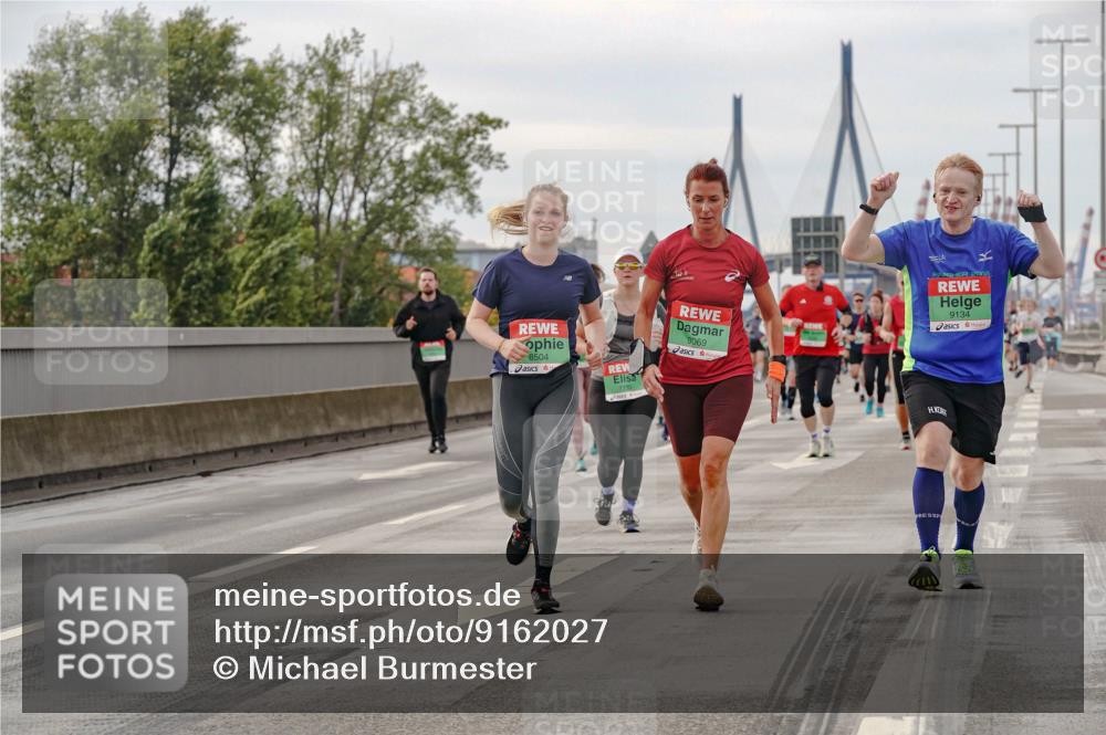 03.10.2025 - Köhlbrandbrückenlauf Michael Burmester http://msf.ph/oto/9162027 03.10.2025 16:03:10 Position 3 8504, 9069, 2018, 9134 meine-sportfotos.de