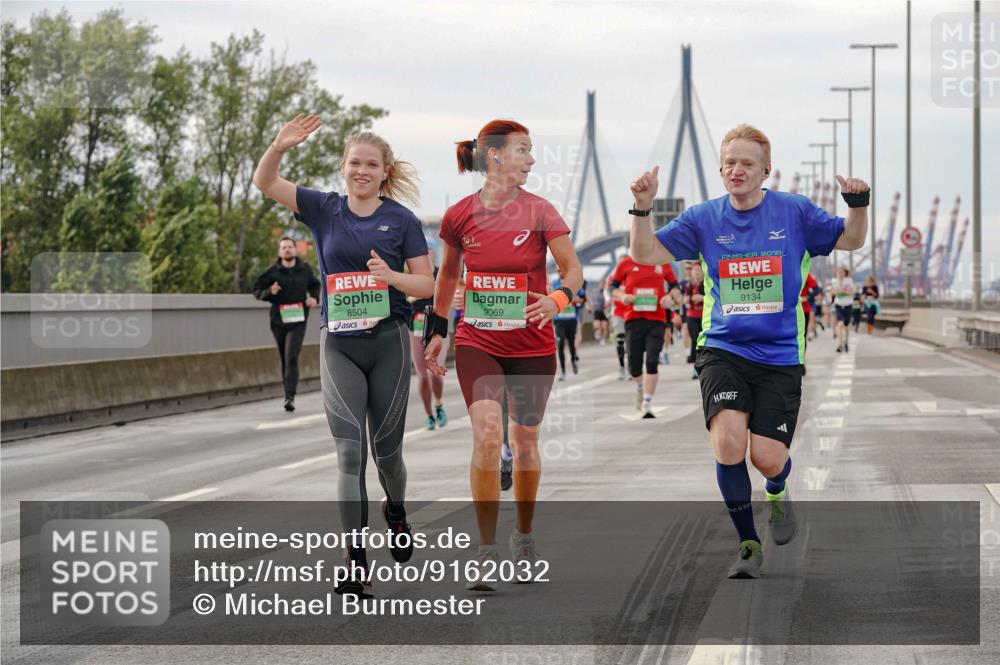03.10.2025 - Köhlbrandbrückenlauf Michael Burmester http://msf.ph/oto/9162032 03.10.2025 16:03:11 Position 3 8504, 9069, 2016, 9134 meine-sportfotos.de