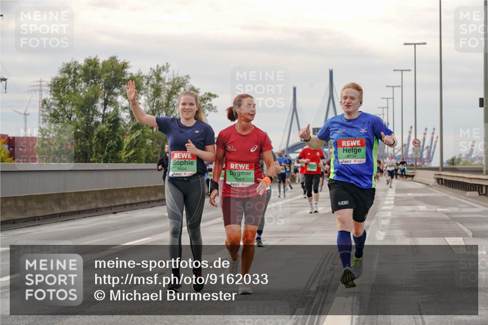 03.10.2025 - Köhlbrandbrückenlauf Michael Burmester http://msf.ph/oto/9162033 03.10.2025 16:03:12 Position 3 8504, 9069, 2010, 9134 meine-sportfotos.de