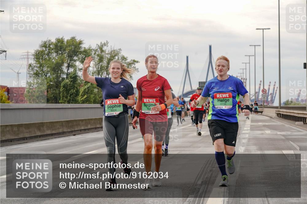 03.10.2025 - Köhlbrandbrückenlauf Michael Burmester http://msf.ph/oto/9162034 03.10.2025 16:03:12 Position 3 8504, 906, 9134 meine-sportfotos.de