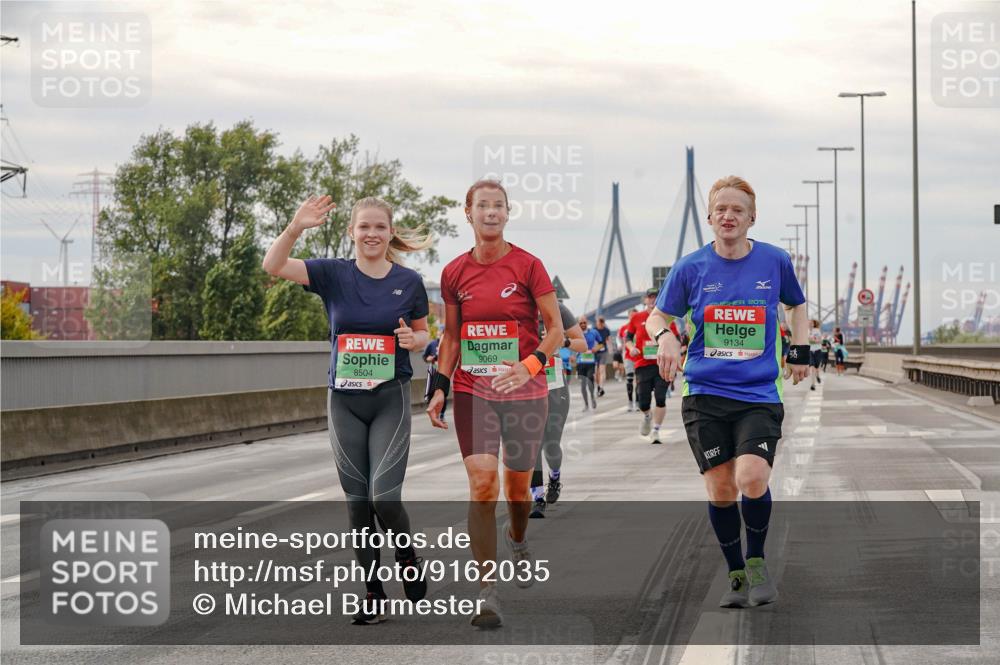03.10.2025 - Köhlbrandbrückenlauf Michael Burmester http://msf.ph/oto/9162035 03.10.2025 16:03:12 Position 3 8504, 9069, 2016, 9134, 5 meine-sportfotos.de