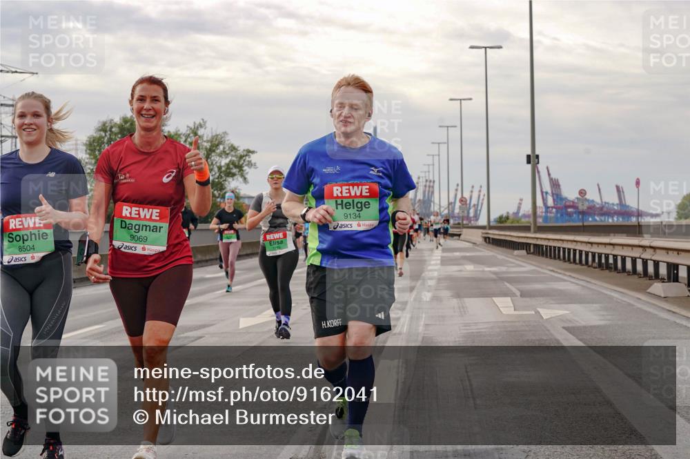 03.10.2025 - Köhlbrandbrückenlauf Michael Burmester http://msf.ph/oto/9162041 03.10.2025 16:03:14 Position 3 8504, 9069, 9134 meine-sportfotos.de