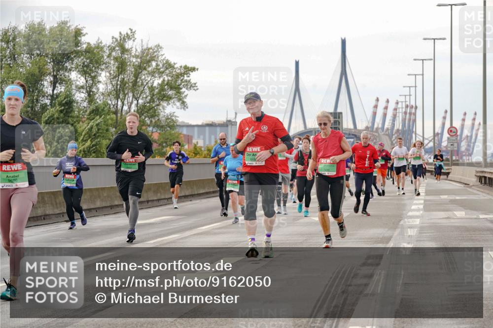 03.10.2025 - Köhlbrandbrückenlauf Michael Burmester http://msf.ph/oto/9162050 03.10.2025 16:03:17 Position 3 9686, 8457, 7430 meine-sportfotos.de