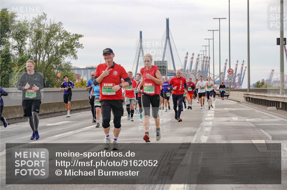 03.10.2025 - Köhlbrandbrückenlauf Michael Burmester http://msf.ph/oto/9162052 03.10.2025 16:03:18 Position 3 8192, 7430, 12, 5 meine-sportfotos.de
