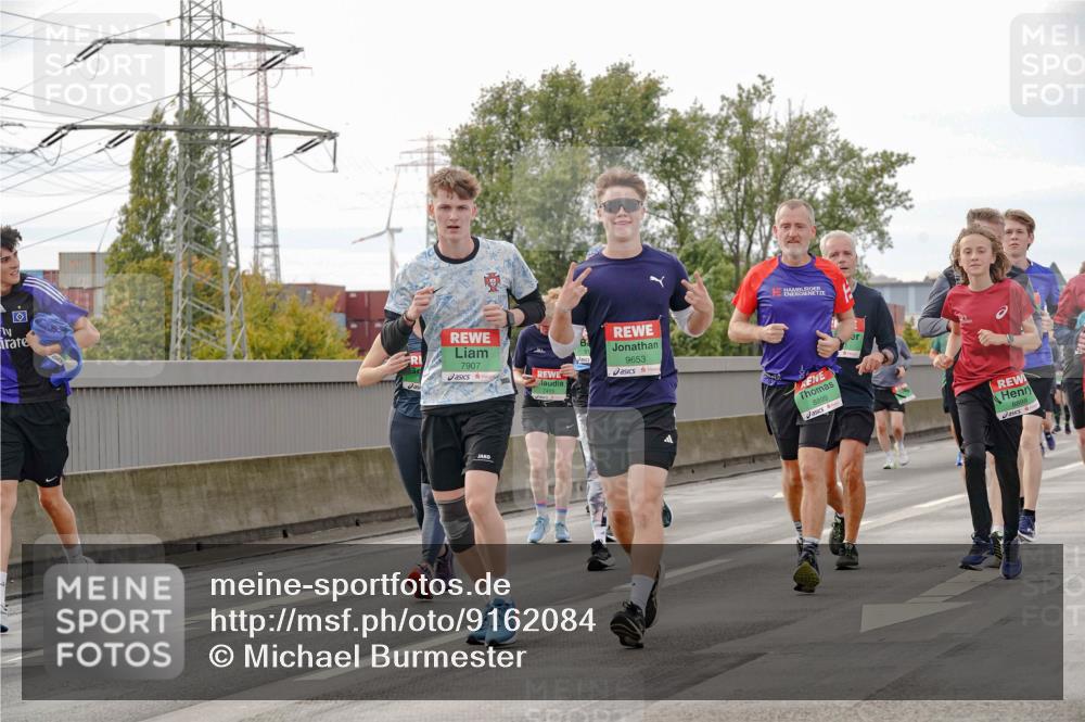 03.10.2025 - Köhlbrandbrückenlauf Michael Burmester http://msf.ph/oto/9162084 03.10.2025 16:03:31 Position 3 7907, 9653, 8899, 8898 meine-sportfotos.de