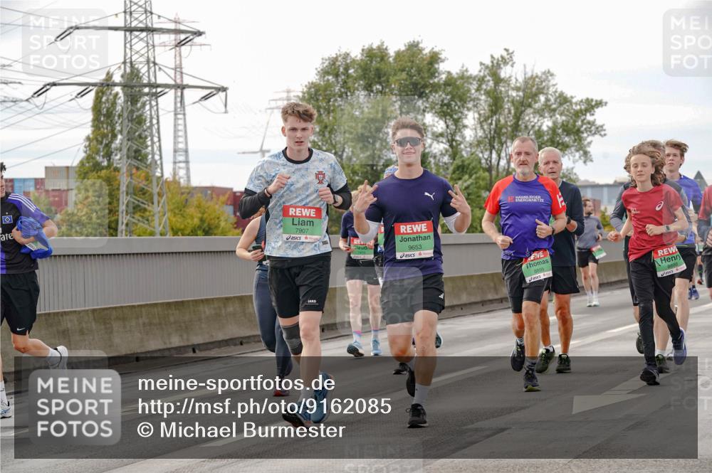 03.10.2025 - Köhlbrandbrückenlauf Michael Burmester http://msf.ph/oto/9162085 03.10.2025 16:03:31 Position 3 7907, 7415, 9653, 8899, 8898 meine-sportfotos.de