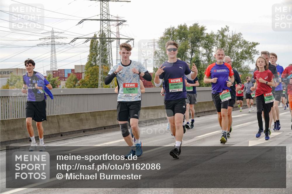 03.10.2025 - Köhlbrandbrückenlauf Michael Burmester http://msf.ph/oto/9162086 03.10.2025 16:03:32 Position 3 7907, 9653, 8899 meine-sportfotos.de