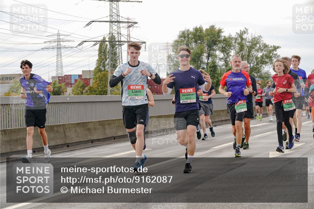 03.10.2025 - Köhlbrandbrückenlauf Michael Burmester http://msf.ph/oto/9162087 03.10.2025 16:03:32 Position 3 7907, 9653, 8899 meine-sportfotos.de