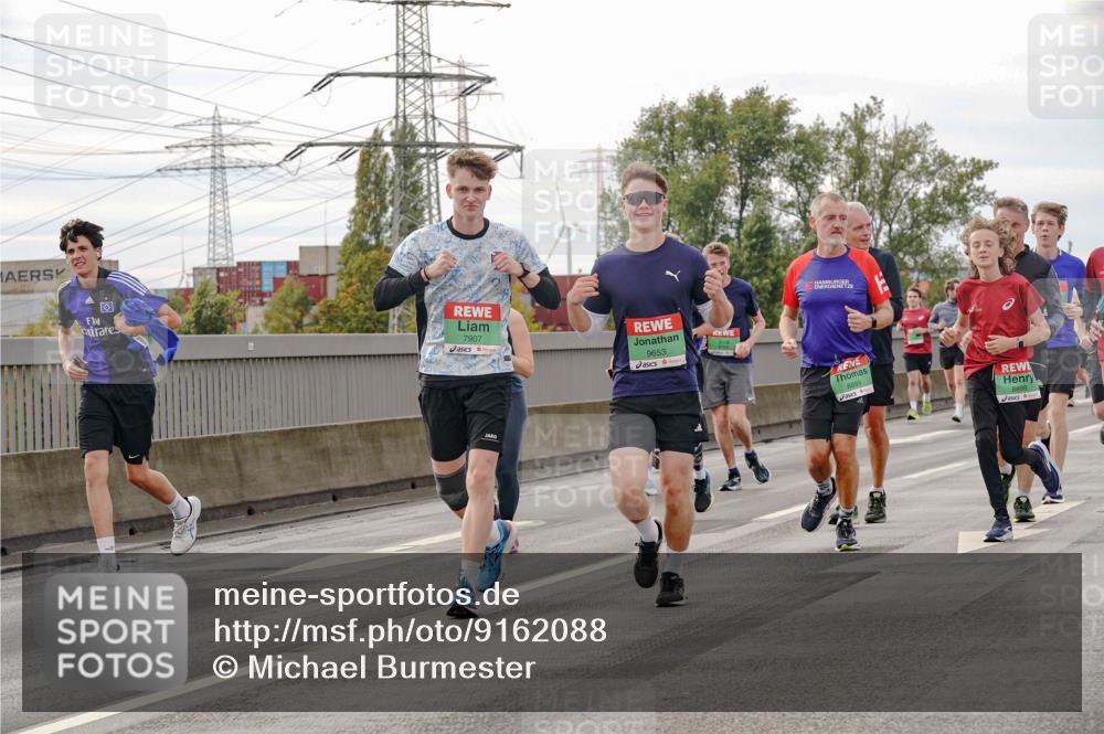 03.10.2025 - Köhlbrandbrückenlauf Michael Burmester http://msf.ph/oto/9162088 03.10.2025 16:03:32 Position 3 7907, 9653, 8898 meine-sportfotos.de