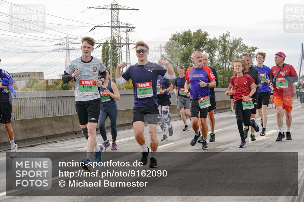 03.10.2025 - Köhlbrandbrückenlauf Michael Burmester http://msf.ph/oto/9162090 03.10.2025 16:03:33 Position 3 7907, 9653, 7839, 8899, 8898, 8654 meine-sportfotos.de