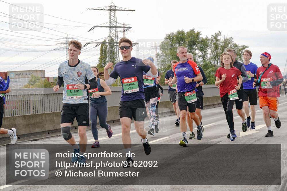 03.10.2025 - Köhlbrandbrückenlauf Michael Burmester http://msf.ph/oto/9162092 03.10.2025 16:03:33 Position 3 7907, 9653, 8899 meine-sportfotos.de