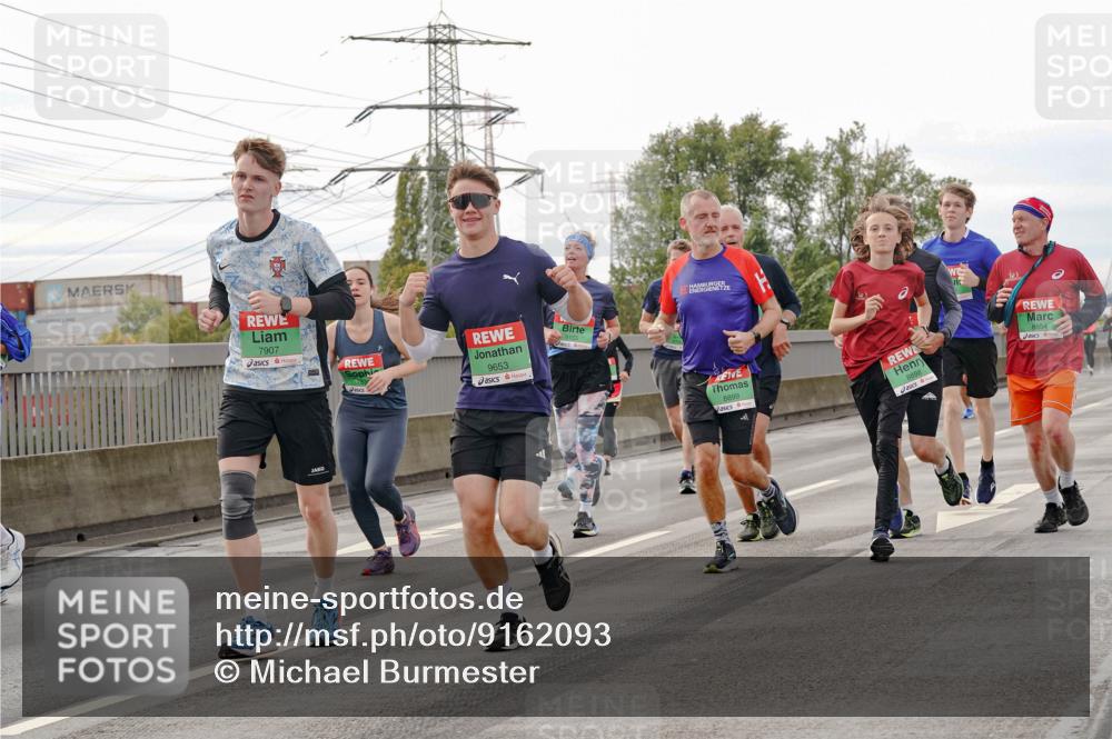 03.10.2025 - Köhlbrandbrückenlauf Michael Burmester http://msf.ph/oto/9162093 03.10.2025 16:03:33 Position 3 7907, 9653, 9155, 8899, 8898, 8654 meine-sportfotos.de