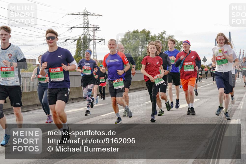 03.10.2025 - Köhlbrandbrückenlauf Michael Burmester http://msf.ph/oto/9162096 03.10.2025 16:03:34 Position 3 7907, 9653, 8654, 7978, 8899, 8898 meine-sportfotos.de