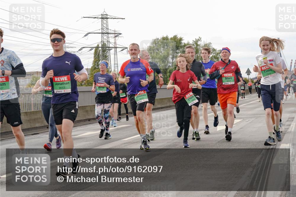 03.10.2025 - Köhlbrandbrückenlauf Michael Burmester http://msf.ph/oto/9162097 03.10.2025 16:03:34 Position 3 07, 9653, 8899, 88981, 8654, 7978 meine-sportfotos.de