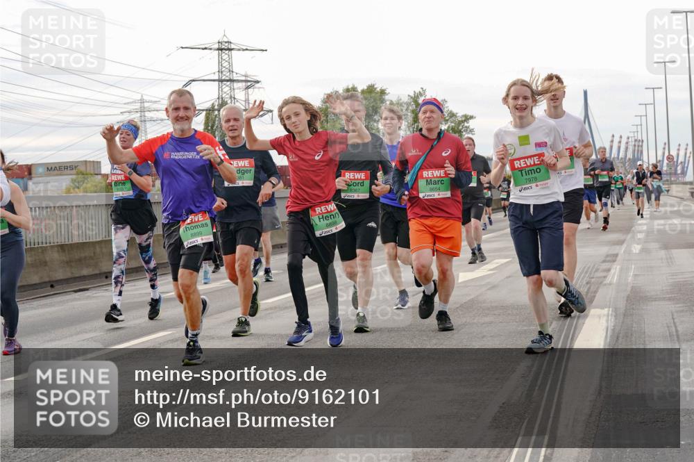 03.10.2025 - Köhlbrandbrückenlauf Michael Burmester http://msf.ph/oto/9162101 03.10.2025 16:03:35 Position 3 91551, 8899, 381, 8898, 8367, 8654, 7978 meine-sportfotos.de