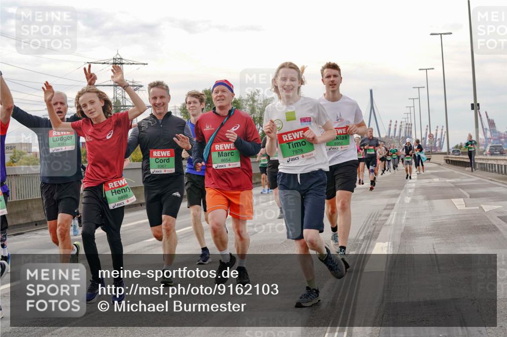03.10.2025 - Köhlbrandbrückenlauf Michael Burmester http://msf.ph/oto/9162103 03.10.2025 16:03:36 Position 3 8381, 8898, 8367, 8654, 7978, 8952 meine-sportfotos.de