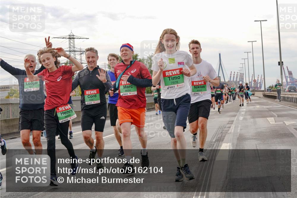 03.10.2025 - Köhlbrandbrückenlauf Michael Burmester http://msf.ph/oto/9162104 03.10.2025 16:03:36 Position 3 8381, 8898, 8367, 8654, 7978, 8952 meine-sportfotos.de