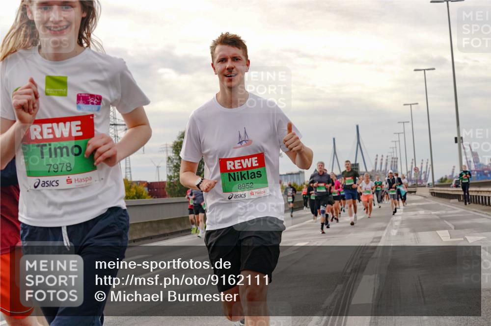 03.10.2025 - Köhlbrandbrückenlauf Michael Burmester http://msf.ph/oto/9162111 03.10.2025 16:03:37 Position 3 7978, 8952 meine-sportfotos.de