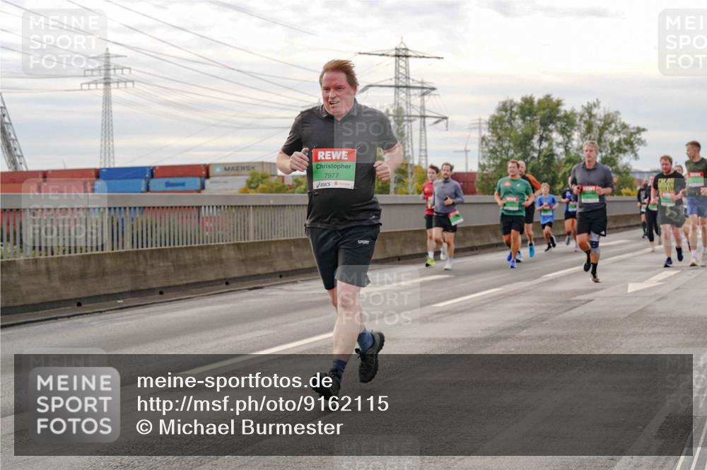 03.10.2025 - Köhlbrandbrückenlauf Michael Burmester http://msf.ph/oto/9162115 03.10.2025 16:03:40 Position 3 7977 meine-sportfotos.de