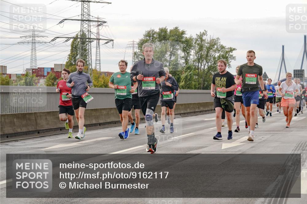 03.10.2025 - Köhlbrandbrückenlauf Michael Burmester http://msf.ph/oto/9162117 03.10.2025 16:03:41 Position 3 8277, 9722 meine-sportfotos.de