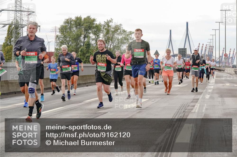 03.10.2025 - Köhlbrandbrückenlauf Michael Burmester http://msf.ph/oto/9162120 03.10.2025 16:03:42 Position 3 8277, 9722 meine-sportfotos.de