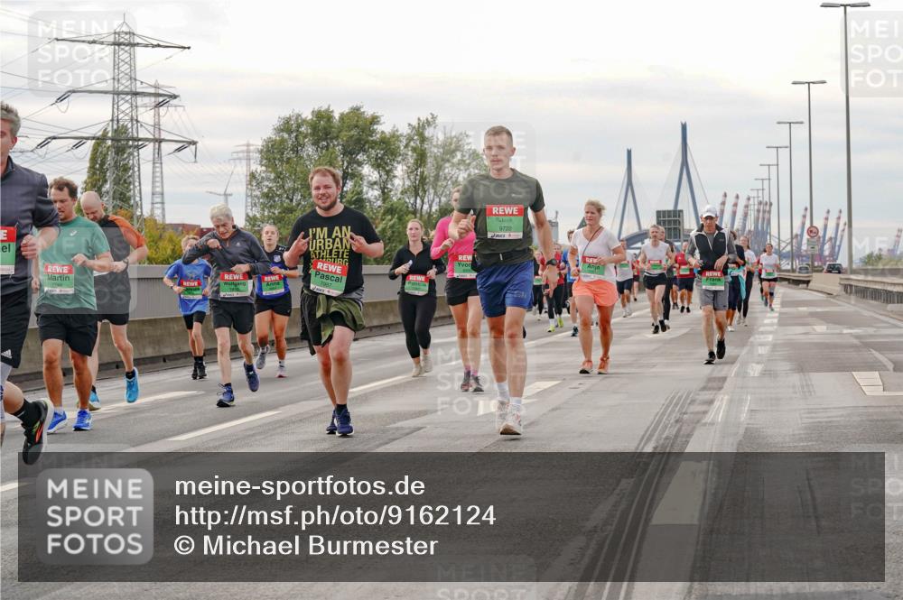 03.10.2025 - Köhlbrandbrückenlauf Michael Burmester http://msf.ph/oto/9162124 03.10.2025 16:03:43 Position 3 7987, 9722 meine-sportfotos.de