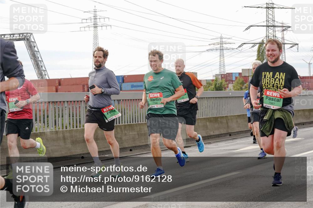 03.10.2025 - Köhlbrandbrückenlauf Michael Burmester http://msf.ph/oto/9162128 03.10.2025 16:03:44 Position 3 9724, 7475, 7748, 7749, 7987 meine-sportfotos.de