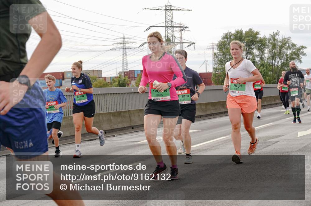 03.10.2025 - Köhlbrandbrückenlauf Michael Burmester http://msf.ph/oto/9162132 03.10.2025 16:03:46 Position 3 8895, 7724, 9381 meine-sportfotos.de