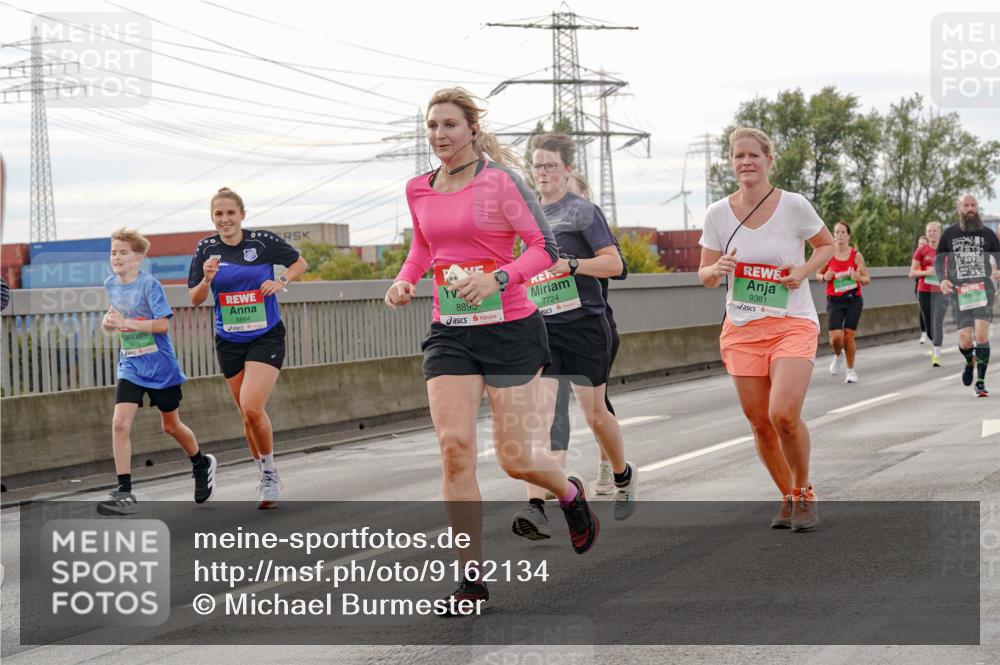 03.10.2025 - Köhlbrandbrückenlauf Michael Burmester http://msf.ph/oto/9162134 03.10.2025 16:03:47 Position 3 88641, 889, 7724, 9381 meine-sportfotos.de