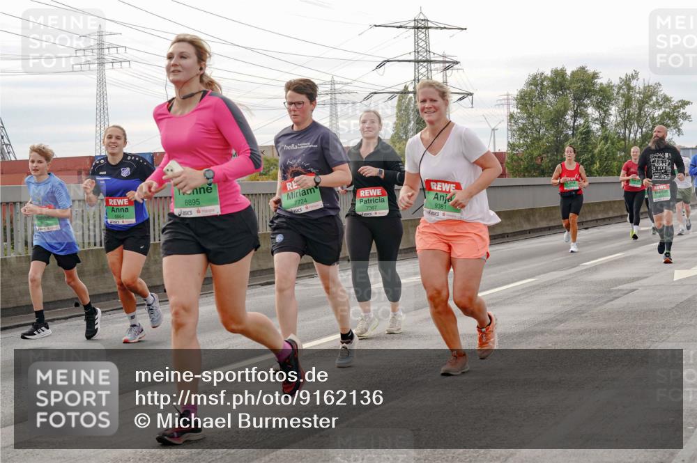 03.10.2025 - Köhlbrandbrückenlauf Michael Burmester http://msf.ph/oto/9162136 03.10.2025 16:03:47 Position 3 88641, 8895, 7724, 7367, 9381 meine-sportfotos.de