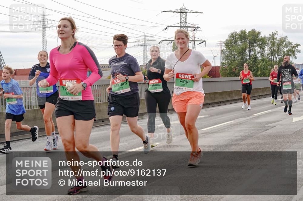03.10.2025 - Köhlbrandbrückenlauf Michael Burmester http://msf.ph/oto/9162137 03.10.2025 16:03:47 Position 3 8864, 8895, 7724, 7367, 9381 meine-sportfotos.de