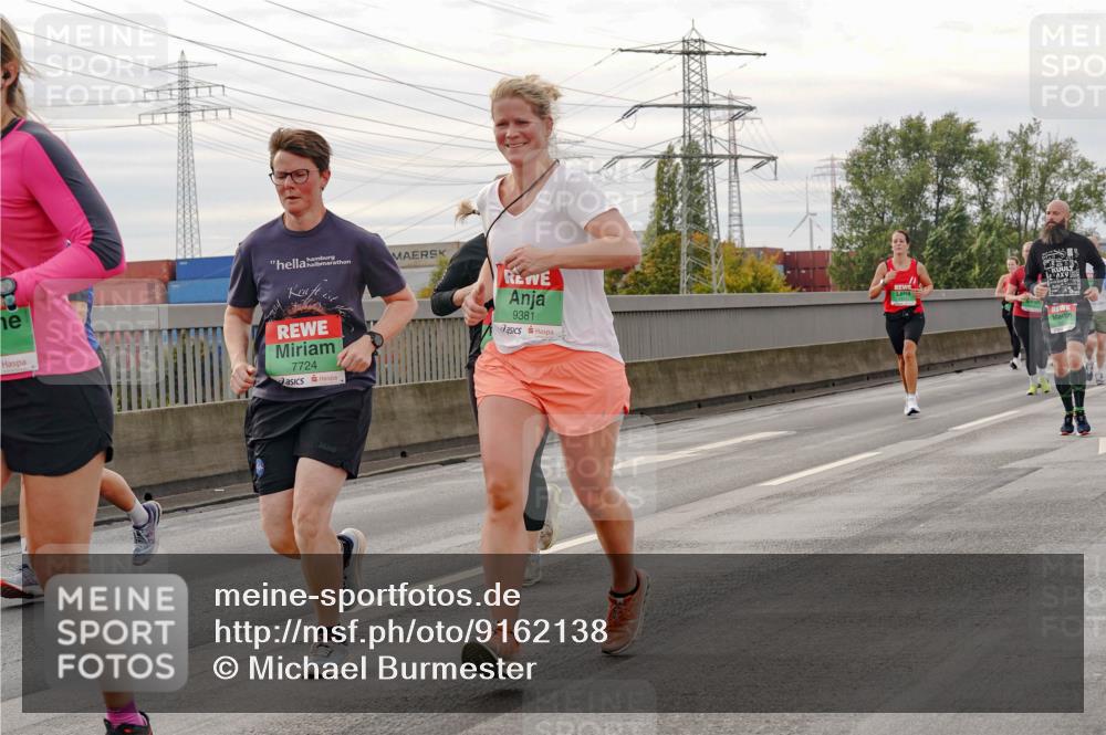 03.10.2025 - Köhlbrandbrückenlauf Michael Burmester http://msf.ph/oto/9162138 03.10.2025 16:03:48 Position 3 17, 7724, 9381 meine-sportfotos.de