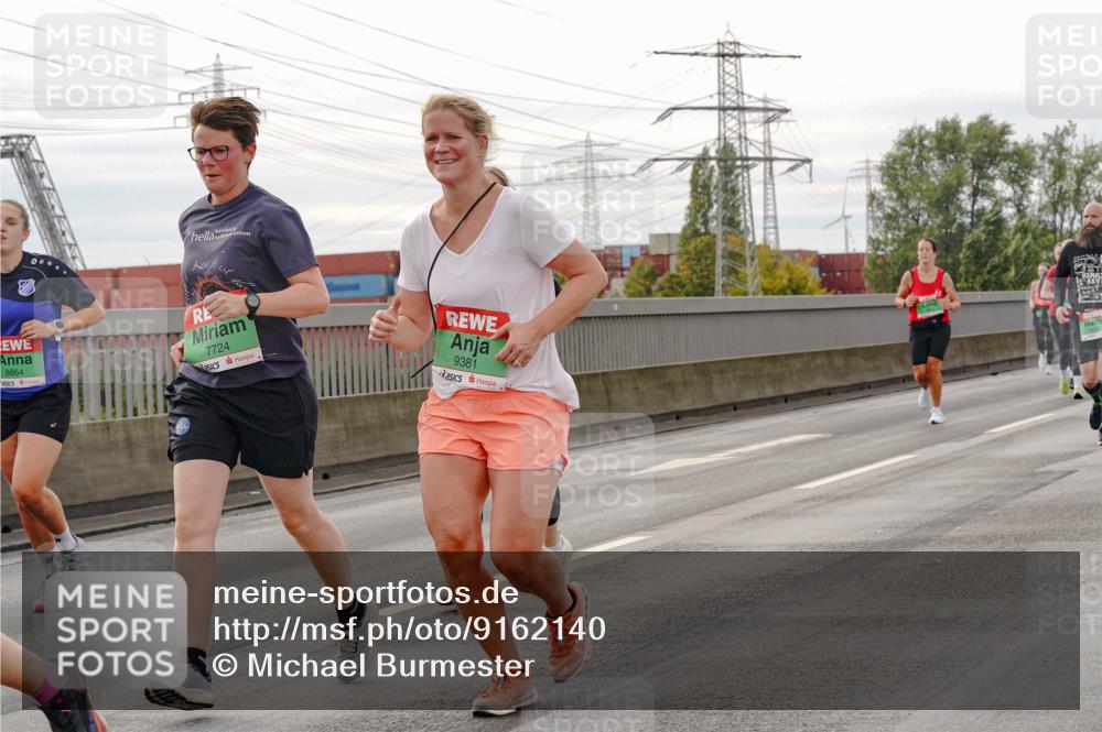 03.10.2025 - Köhlbrandbrückenlauf Michael Burmester http://msf.ph/oto/9162140 03.10.2025 16:03:48 Position 3 8864, 7724, 9381 meine-sportfotos.de