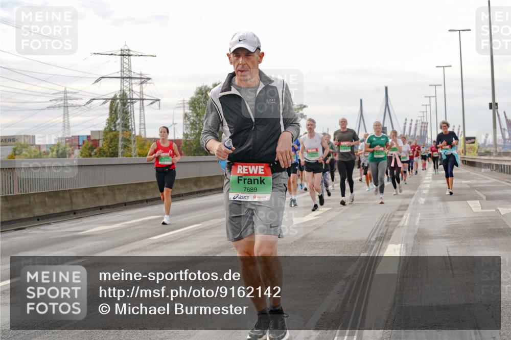 03.10.2025 - Köhlbrandbrückenlauf Michael Burmester http://msf.ph/oto/9162142 03.10.2025 16:03:49 Position 3 7689 meine-sportfotos.de