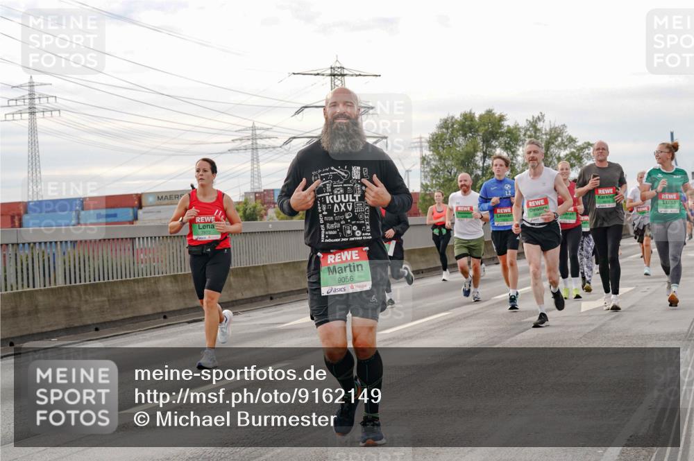 03.10.2025 - Köhlbrandbrückenlauf Michael Burmester http://msf.ph/oto/9162149 03.10.2025 16:03:51 Position 3 7872, 9056, 8616, 7 meine-sportfotos.de