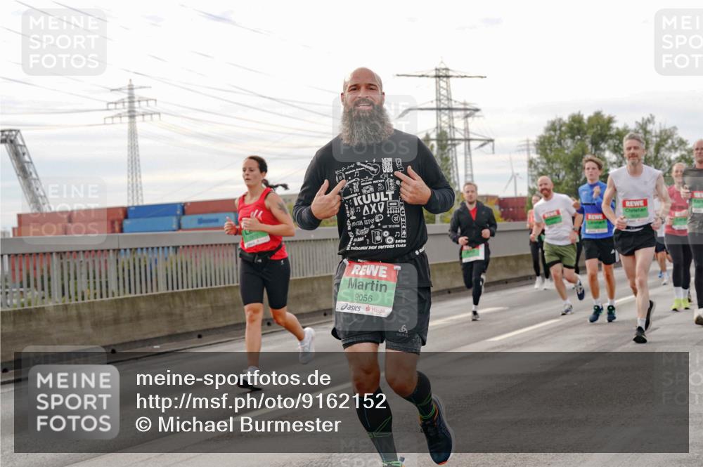 03.10.2025 - Köhlbrandbrückenlauf Michael Burmester http://msf.ph/oto/9162152 03.10.2025 16:03:52 Position 3 9056 meine-sportfotos.de