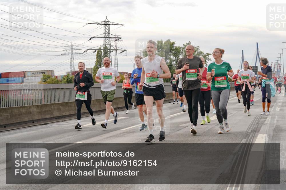 03.10.2025 - Köhlbrandbrückenlauf Michael Burmester http://msf.ph/oto/9162154 03.10.2025 16:03:53 Position 3 8549, 9530, 7, 8816, 8815 meine-sportfotos.de