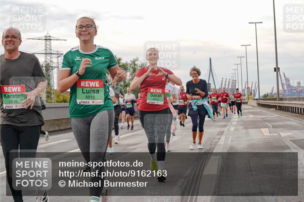 03.10.2025 - Köhlbrandbrückenlauf Michael Burmester http://msf.ph/oto/9162163 03.10.2025 16:03:55 Position 3 7, 8816, 8815, 8215 meine-sportfotos.de