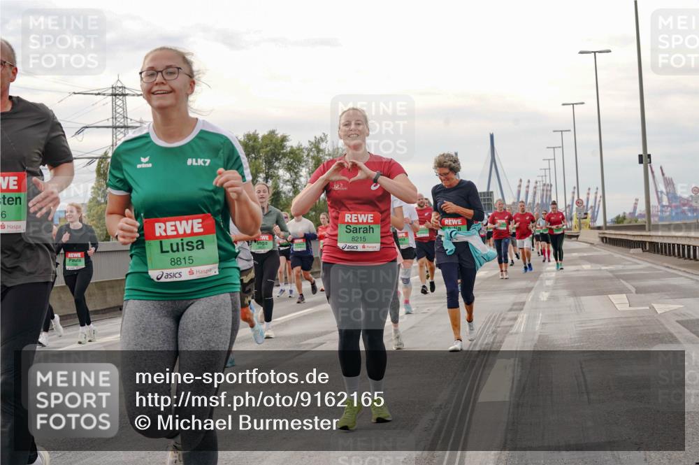 03.10.2025 - Köhlbrandbrückenlauf Michael Burmester http://msf.ph/oto/9162165 03.10.2025 16:03:55 Position 3 6, 7, 8815, 8215 meine-sportfotos.de
