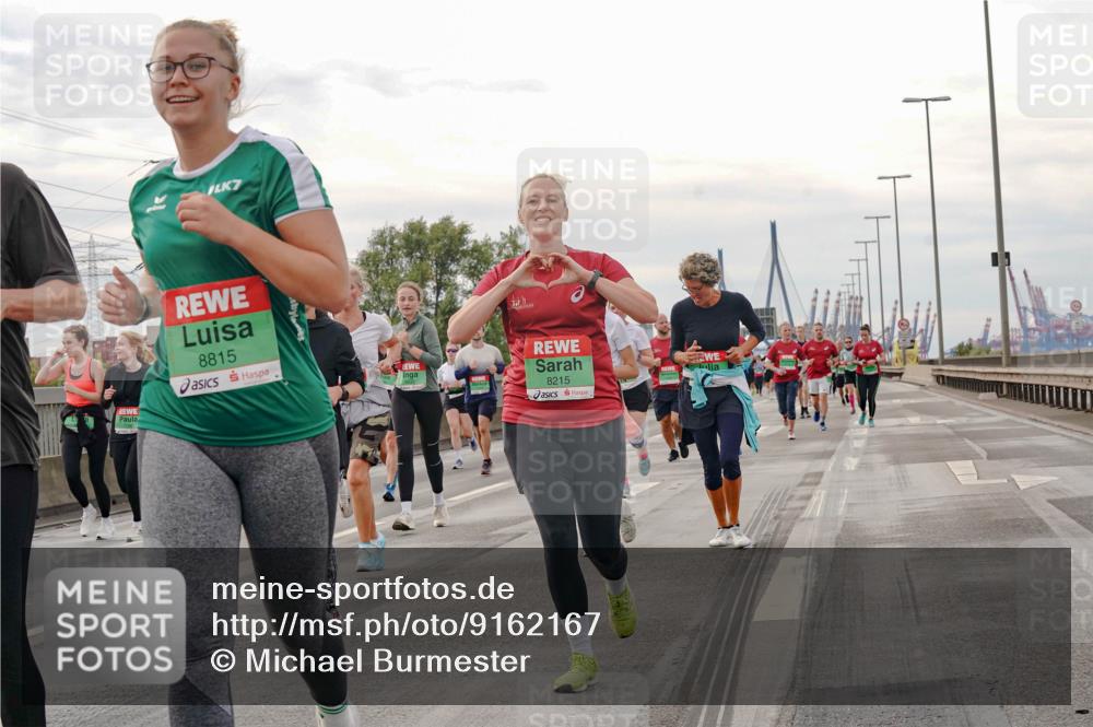 03.10.2025 - Köhlbrandbrückenlauf Michael Burmester http://msf.ph/oto/9162167 03.10.2025 16:03:56 Position 3 7, 8815, 8215 meine-sportfotos.de